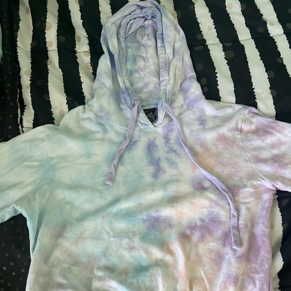 Rue 21 Cropped Tie-Dye Sweatshirt